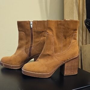 Universal Thread Brown Heeled Boots